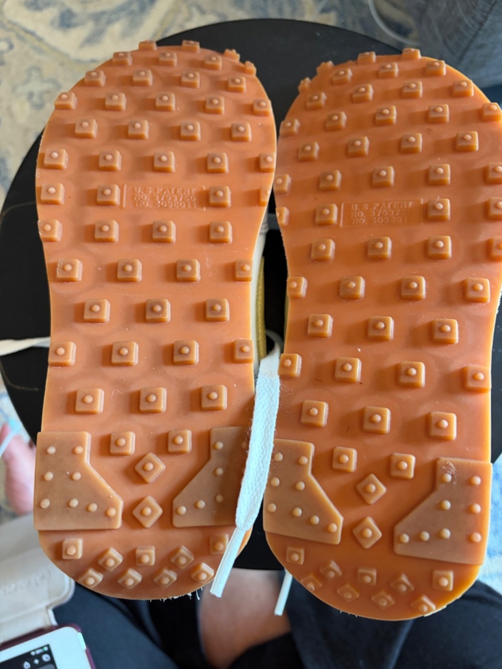Women’s retro Nike tennis shoes - Picture 9 of 9